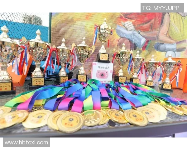 以奖杯为象征，探讨体育竞技中的荣耀与奋斗精神如何激励人心